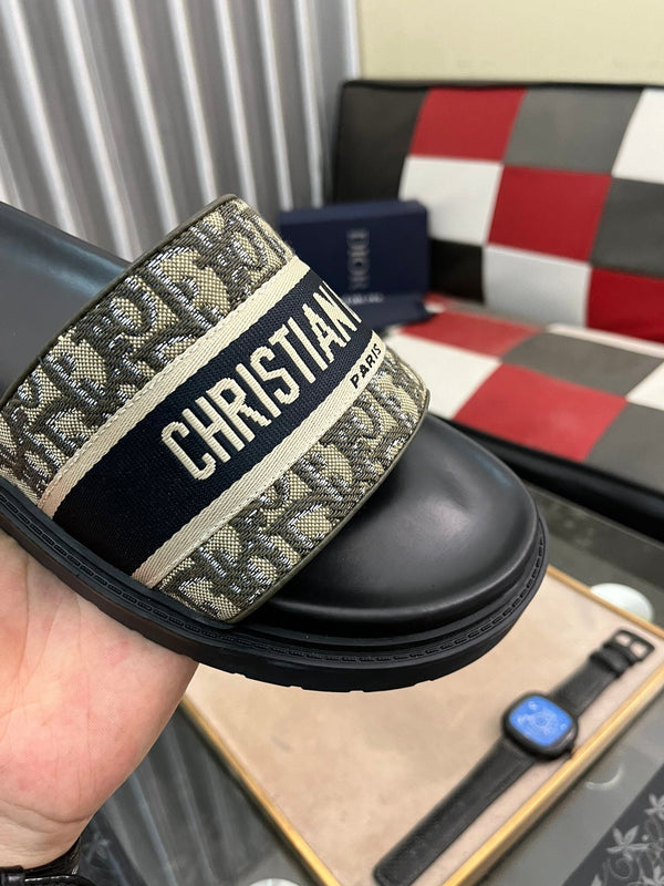 CD SLIDE LETTER SLIPPER BLACK AND SAGE CALFSKIN