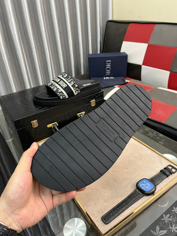 CD SLIDE LETTER SLIPPER BLACK AND GRAY CALFSKIN