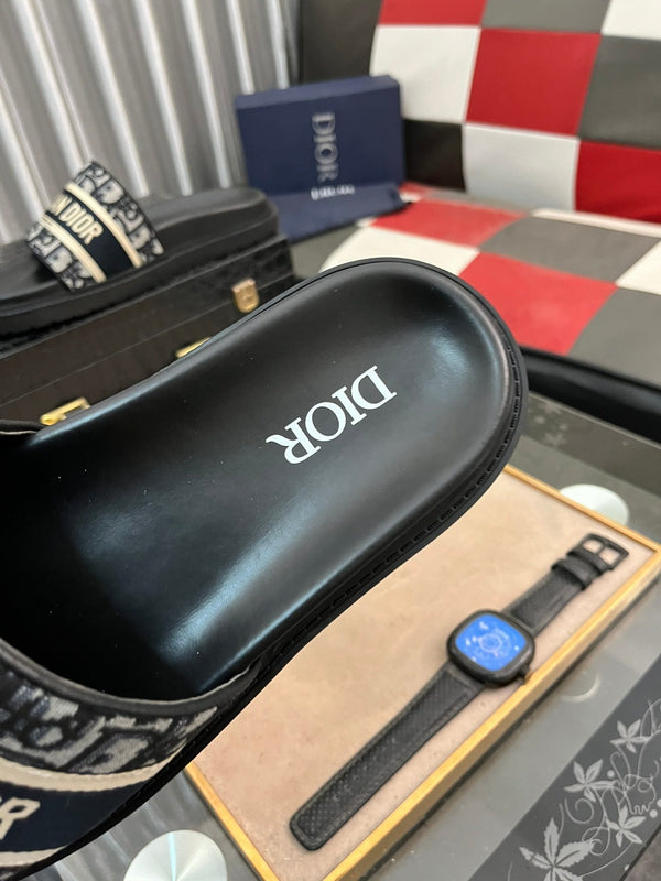 CD SLIDE LETTER SLIPPER BLACK AND GRAY CALFSKIN