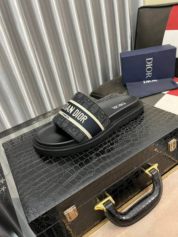 CD SLIDE LETTER SLIPPER BLACK CALFSKIN