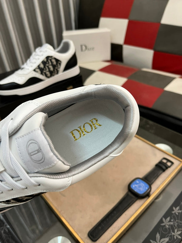 CD B27 LOW-TOP SNEAKER BLACK AND WHITE CALFSKIN