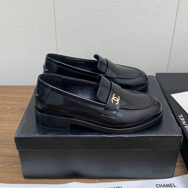 CC Moccasins 25mm Glossy Black Lambskin