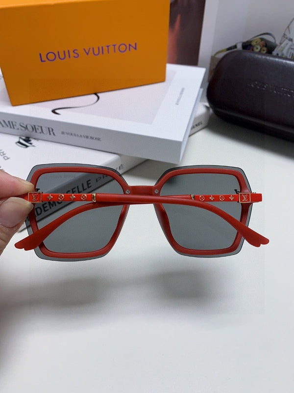 OCCHIALI DA SOLE QUADRATI 581355 IN ACETATO ROSSO LENTI GRIGIE