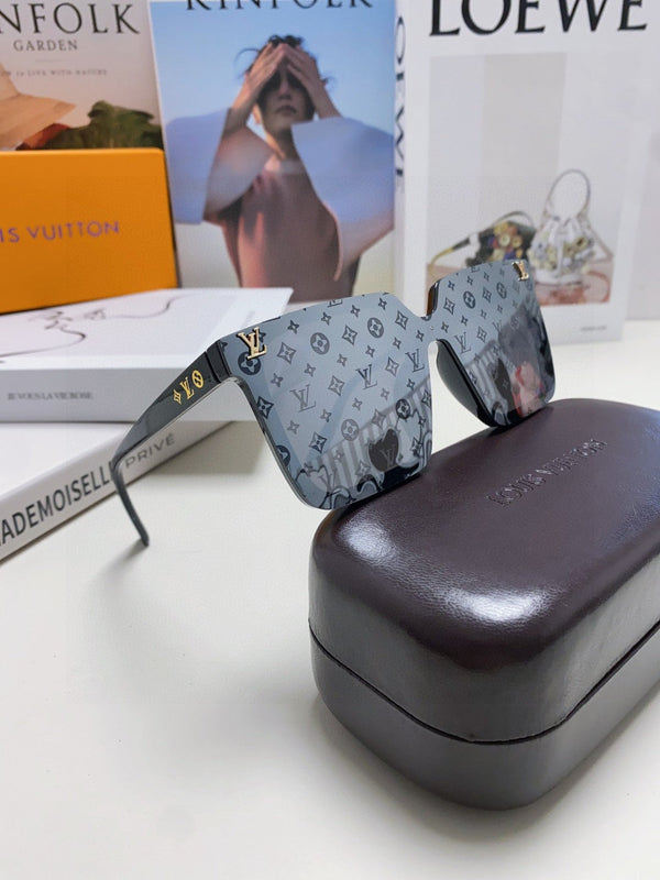 SQUARE SUNGLASS 581366 IN BLACK ACETATE MONOGRAM MASK ON LENS