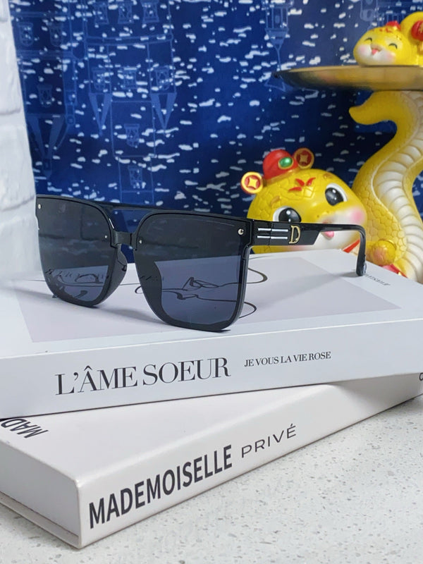 MONTAIGNE SUNGLASS 560862 IN BLACK ACETATE