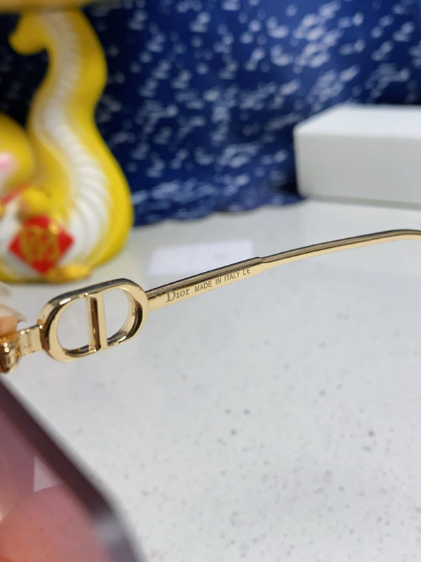 MONTAIGNE SUNGLASS 563191 IN GOLD METAL PINK SMOKE LENSES