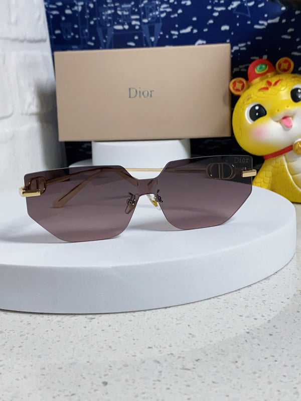 MONTAIGNE SUNGLASS 563192 IN GOLD METAL BROWN SMOKE LENSES