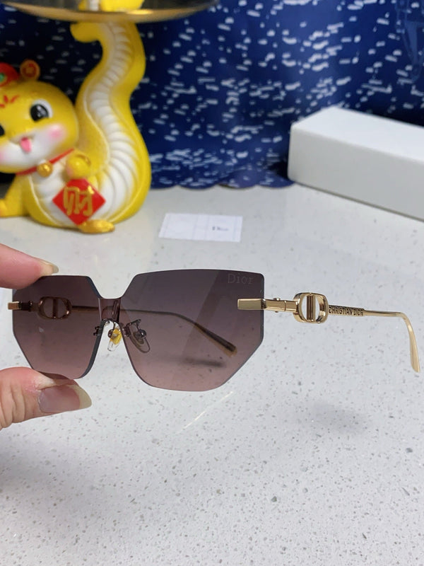 MONTAIGNE SUNGLASS 563192 IN GOLD METAL BROWN SMOKE LENSES
