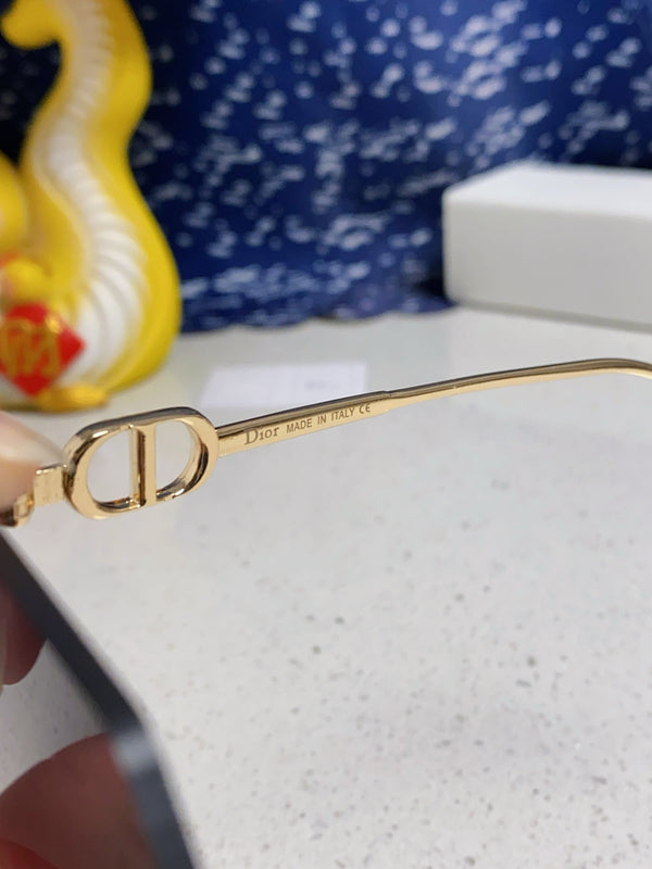 MONTAIGNE SUNGLASS 563192 IN GOLD METAL BROWN SMOKE LENSES