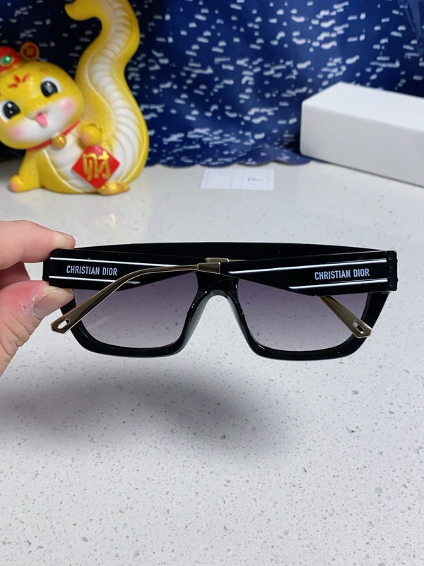 OCCHIALI DA SOLE MONTAIGNE CLUB M7U IN ACETATO NERO