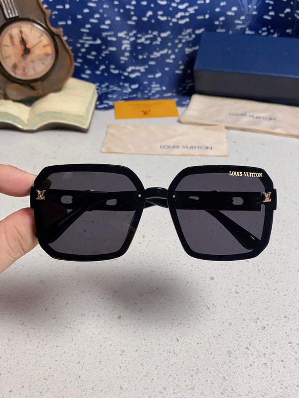 SQUARE SUNGLASSES 573321 IN BROWN ACETATE BLACK LENS MONOGRAM LOGO