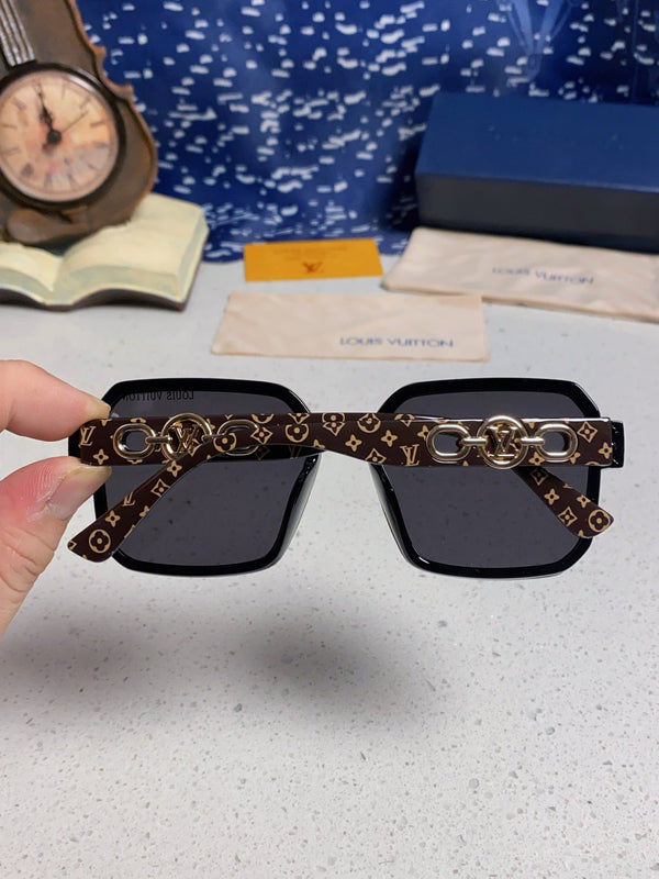 SQUARE SUNGLASSES 573321 IN BROWN ACETATE BLACK LENS MONOGRAM LOGO