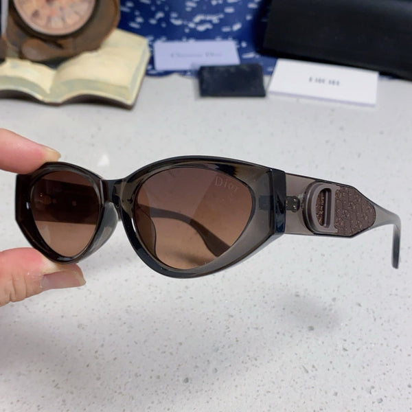 MONTAIGNE SUNGLASS 578112 IN BROWN ACETATE