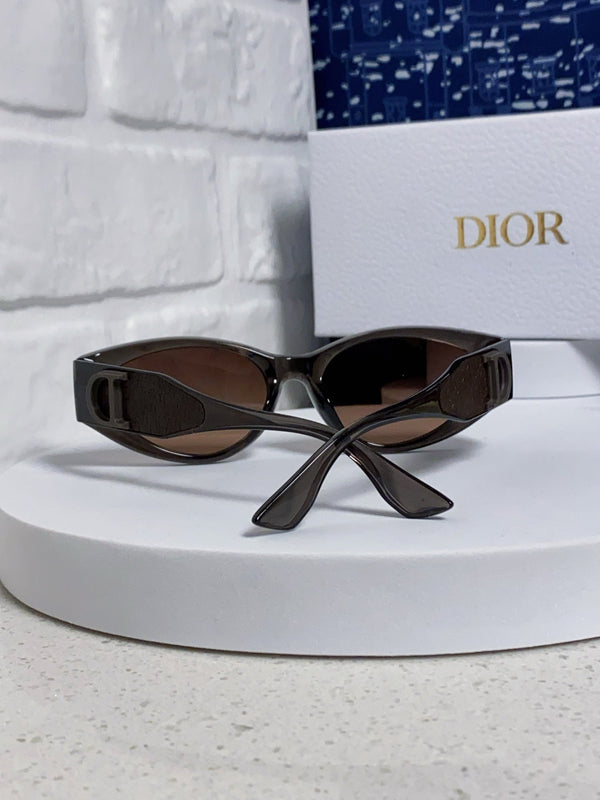 MONTAIGNE SUNGLASS 578112 IN BROWN ACETATE