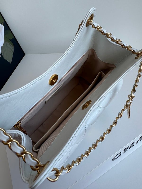 Borsa hobo piccola CC 23C 21,5 Pelle di agnello blu nuvola chiaro Hardware dorato