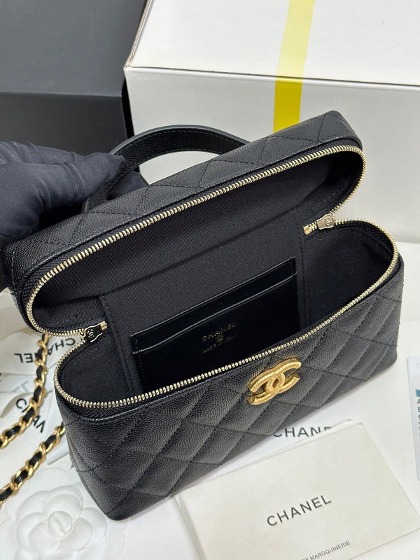 CC 25P Vanity Case 19.5cm Black Calfskin Gold Hardware 243586