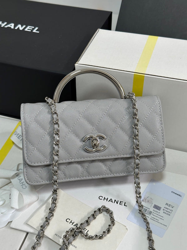 CC 25P Wallet Woc Handle 17cm Light Gray Leather Silver Hardware 243436