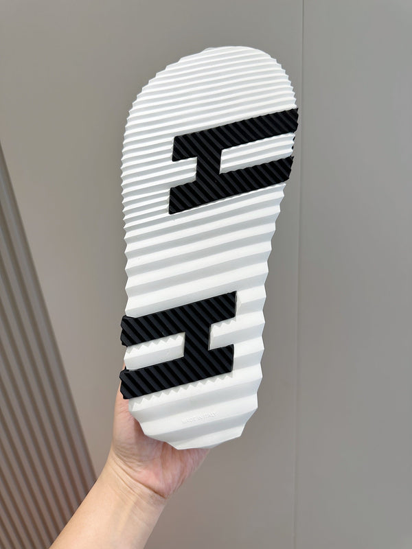 HM ELECTRIC SANDAL BLACK WITH MOTIF CALFSKIN