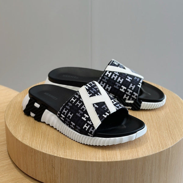 HM SLIPPERS BLACK MONOGRAM CANVAS