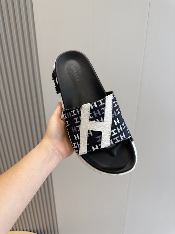 HM SLIPPERS BLACK MONOGRAM CANVAS