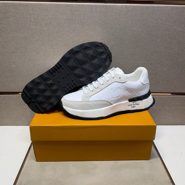 LV TRAINER SNEAKER WHITE EMBOSSED CALFSKIN AND GREY SUEDE