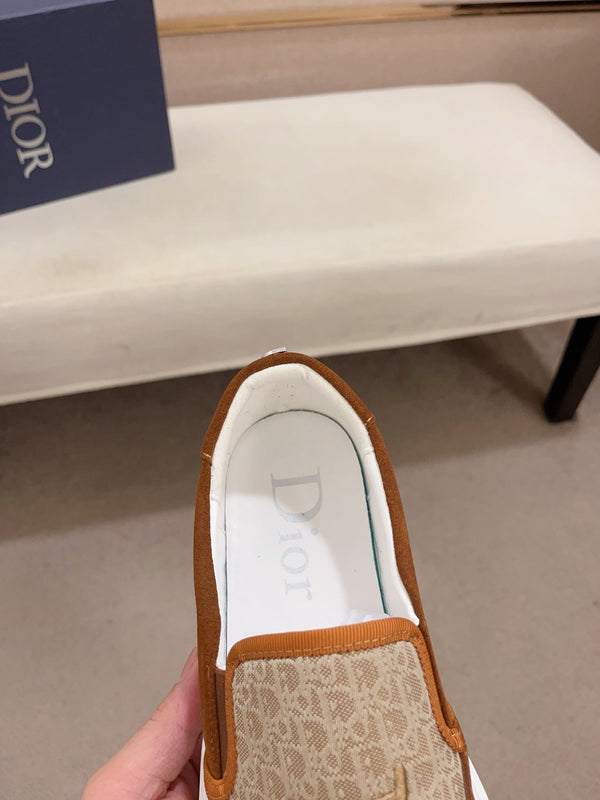 CD B23 SLIP ON RUSSET SUEDE AND JACQUARD