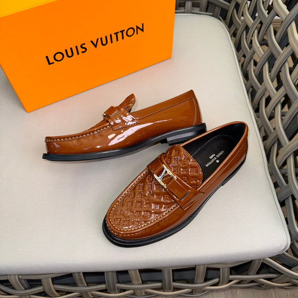 MOCASSINI LV MAJOR IN PELLE DI VITELLO GOFFRATA MARRONE CIOCCOLATO