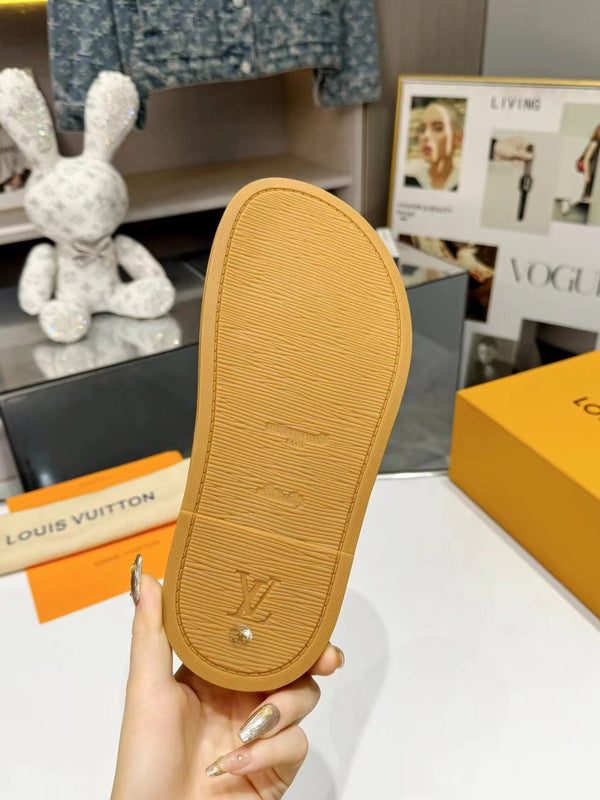 LV Bliss Flat Mule in tela di vitello color crema