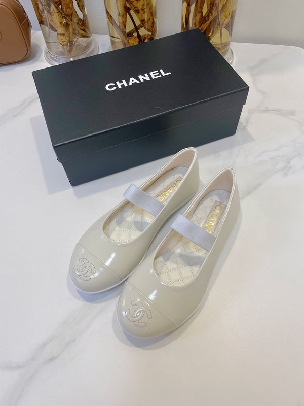 CC Mary Janes In Ivory White Glossy Lambskin 144378