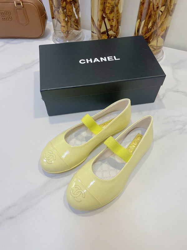 CC Mary Janes In Light Yellow Glossy Lambskin 144382