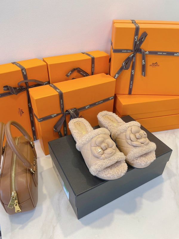 CC 25C Flower Slippers 50mm Beige Shearling Wood Sheepskin 423696