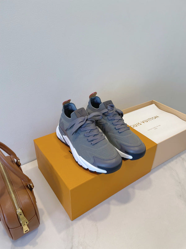 LV Runner Tatic Sneaker Grey Frabic 500225