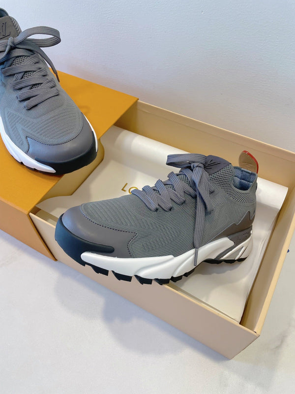 LV Runner Tatic Sneaker Grey Frabic 500225