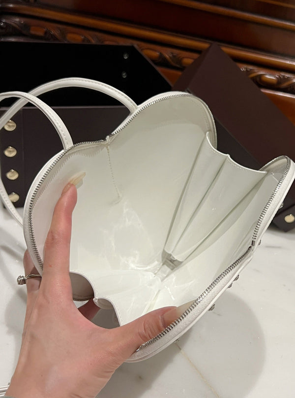 LE COEUR BAG 21 IN WHITE PATENT CALFSKIN ATTACHED STRASS