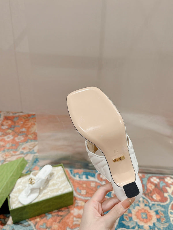 HIGH THONG MULE 55MM IN WHITE CALFSKIN WITH GOLD HARDWARE