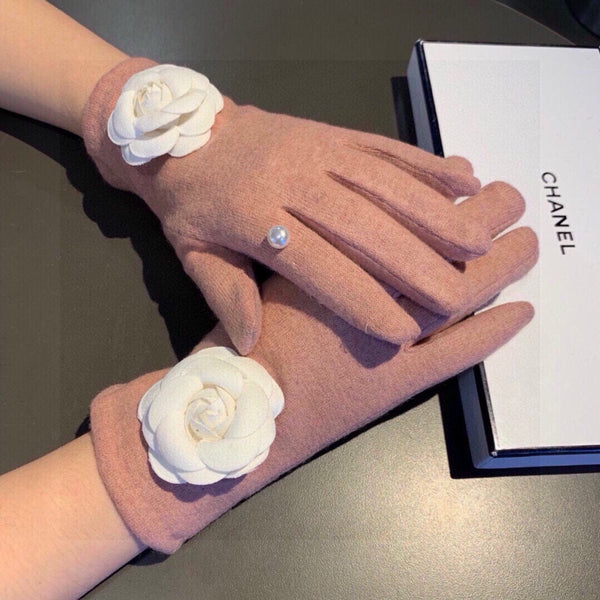 GUANTI IN CREPE DI LANA ROSA CON GRANDE FIORE BIANCO 464992