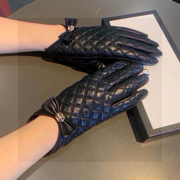 TOUCHSCREEN GLOVES WITH BOW IN BLACK LAMBSKIN 467968