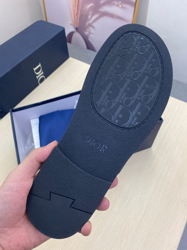 CD SYMBOL SLIDE CUT SANDAL BLACK CALSKIN