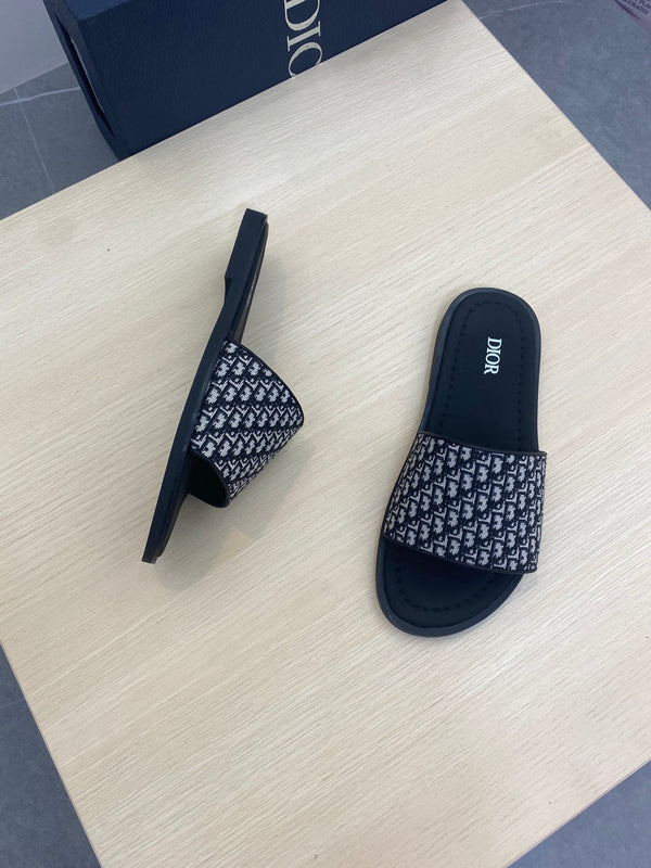 CD SLIDE ALIDAS SLIPPER BLACK AND WHITE JACQUARD