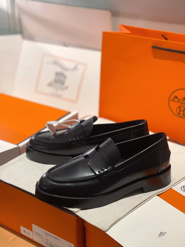 HM Loafer In Black Calfskin 100164