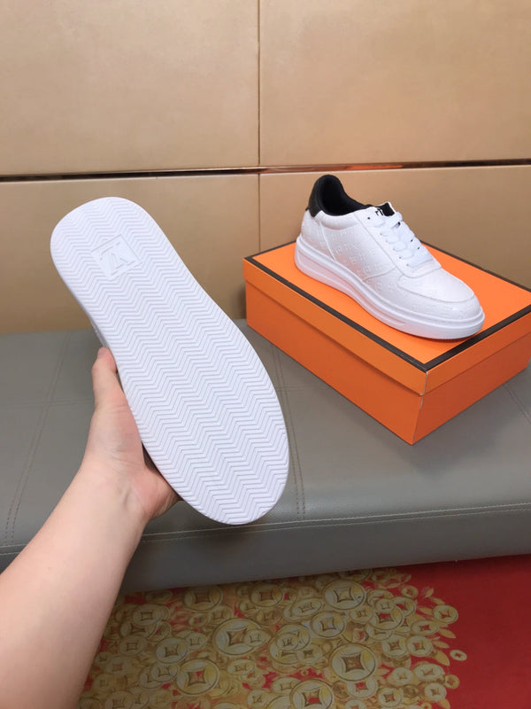 LV TRAINER SHOES IN WHITE AND BLACK CALFSKIN