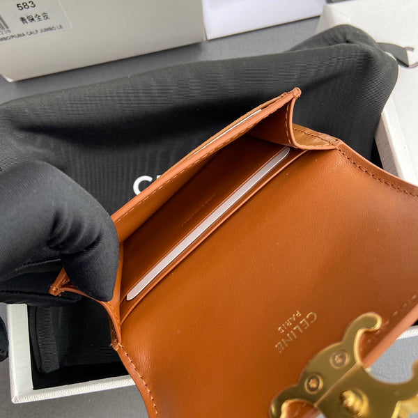 TRIOMPHE 10i583 Flap Card Holder Tan Shiny Cowhide