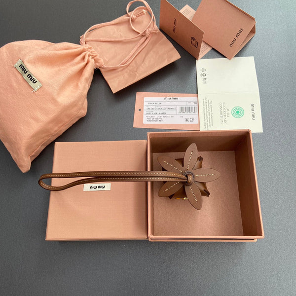 Ciondolo per borsa in pelle marrone arancione 240346