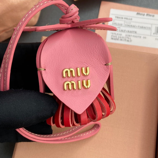 Ciondolo per borsa in pelle rosa rosso 240344