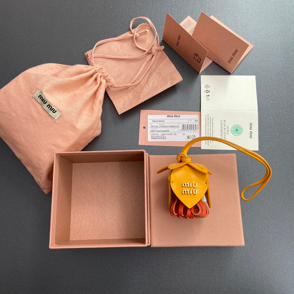 Ciondolo per borsa in pelle giallo arancione 240348