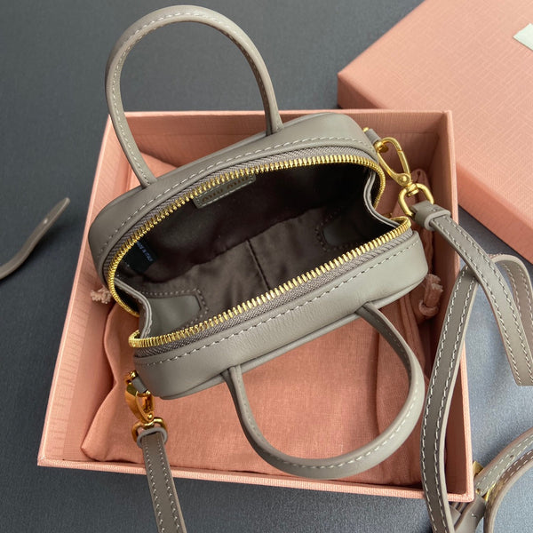 Miu 11 Borsa micro in pelle grigia Beau 240371