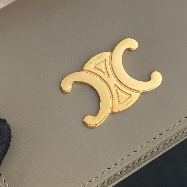 TRIOMPHE 622 Compact Wallet Modern Taupe Leather