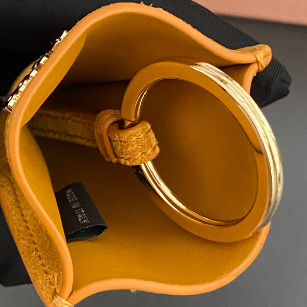 Ciondolo per borsa in pelle con chiave in pelle scamosciata giallo-arancio 240341