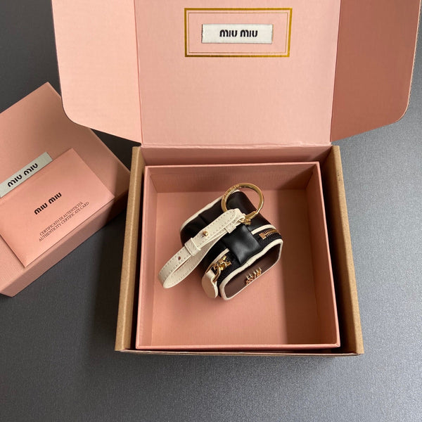 Trick Leather Keyring Black White 240151