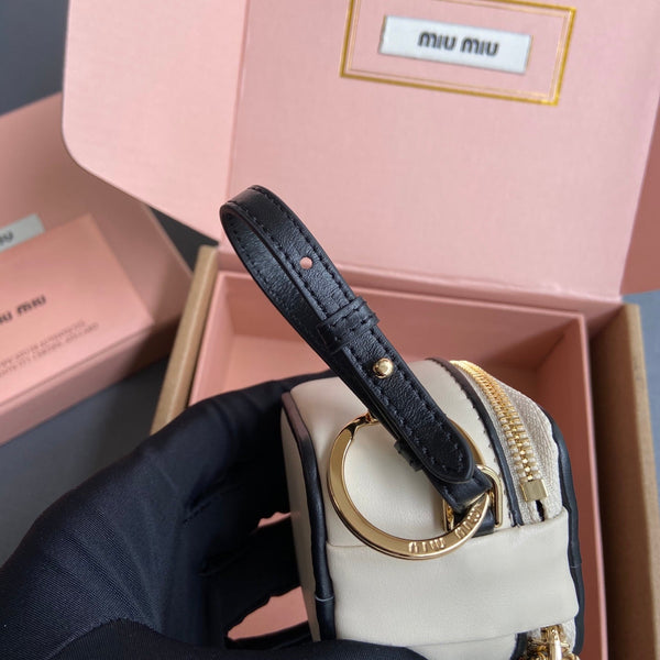 Trick Leather Keyring White Black 240153